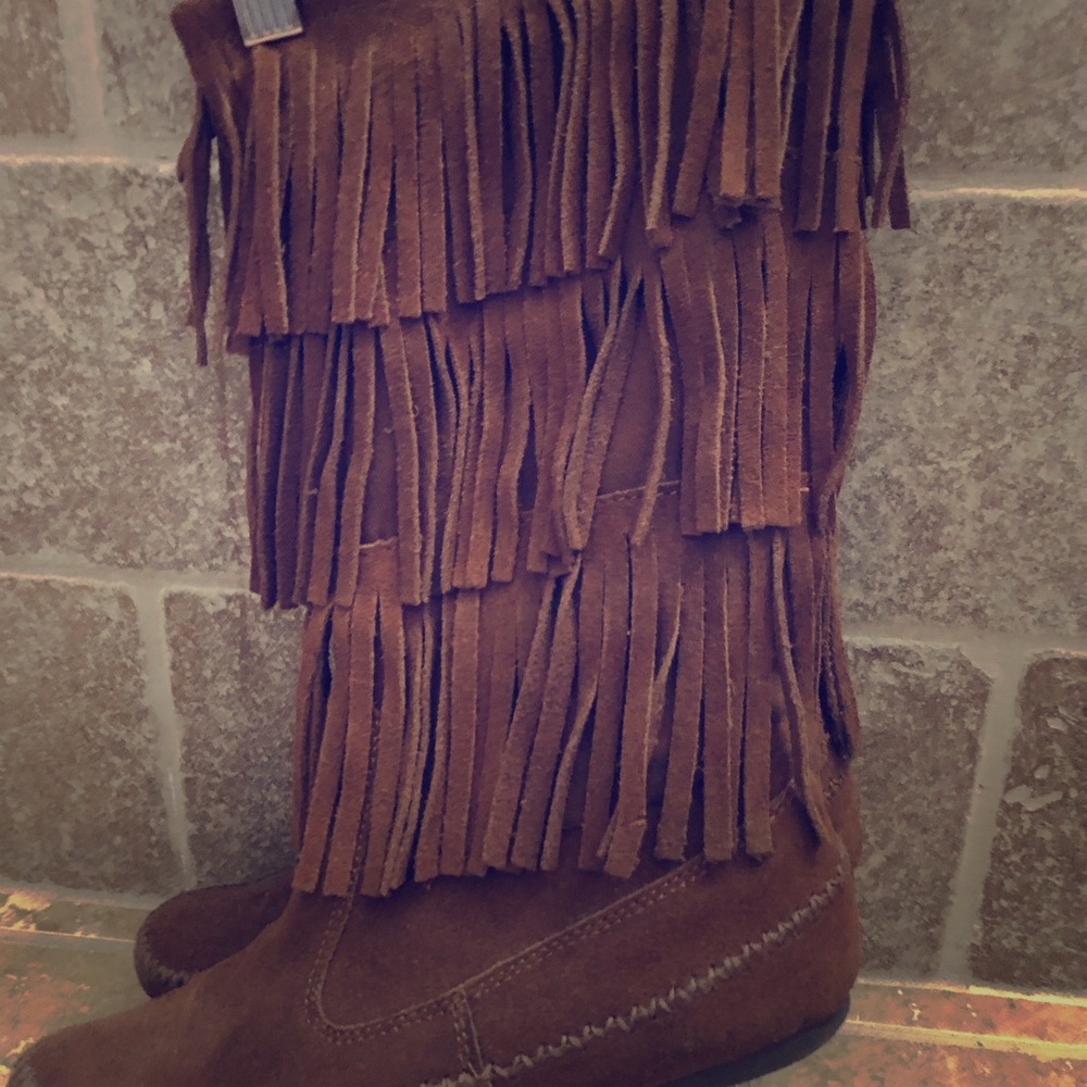 Suede fringe boots